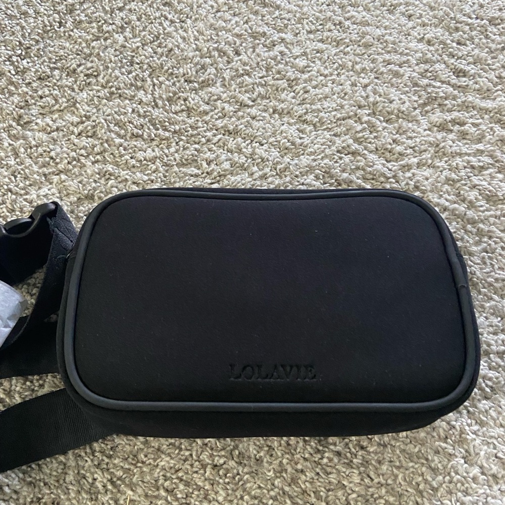 New Sleek Black Travel Bag by Lolavie